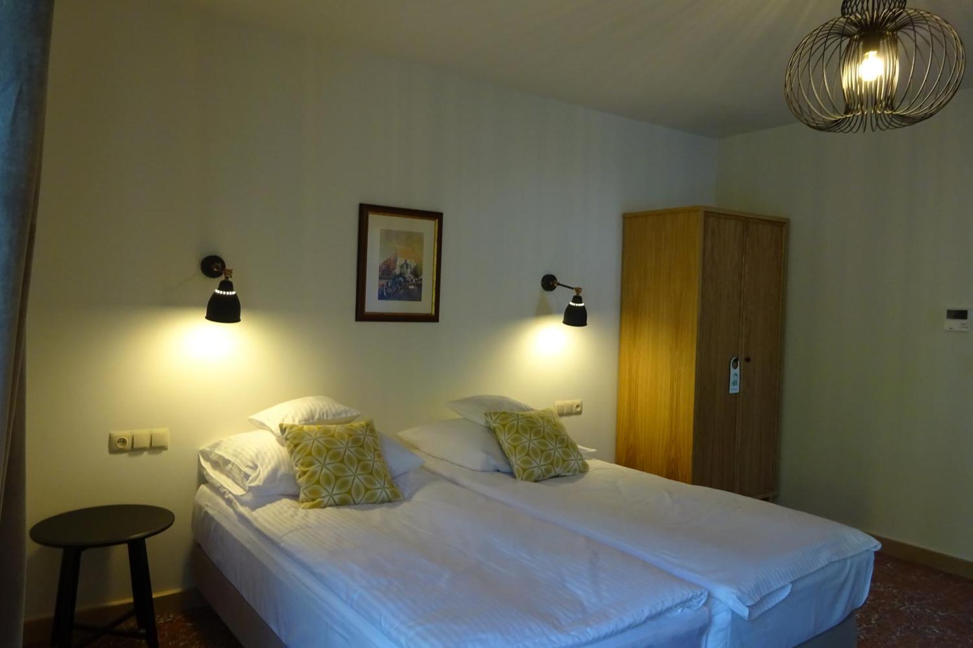 Hotel Dwa Ksiezyce Kazimierz Dolny Zimmer foto