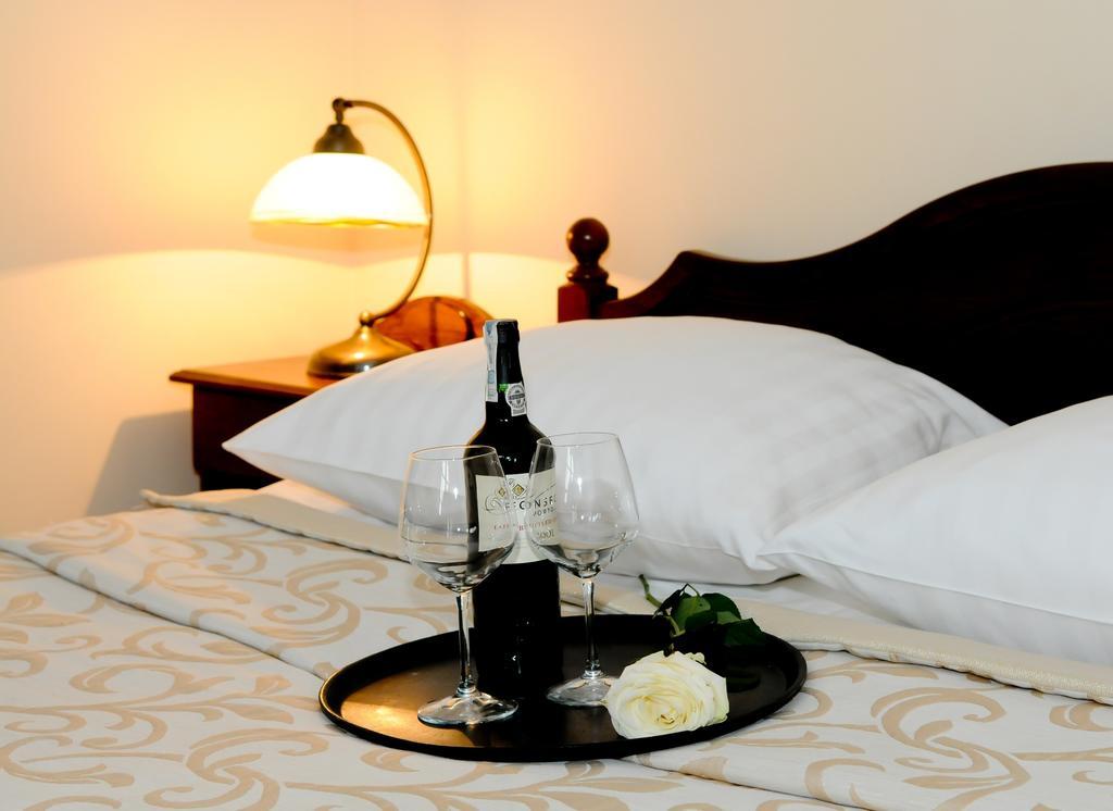 Hotel Dwa Ksiezyce Kazimierz Dolny Zimmer foto